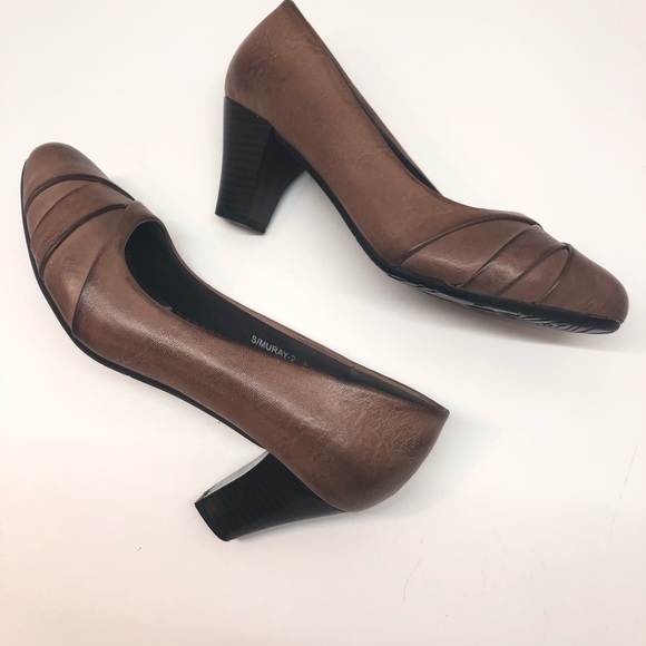 Rasolli brown 2 1-2” heels size 6 - Picture 6 of 7